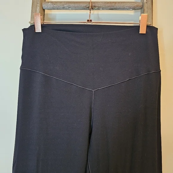 ⭐️40% Off⭐️ Aerie Offline Split Flare Leggings - Picture 6 of 7